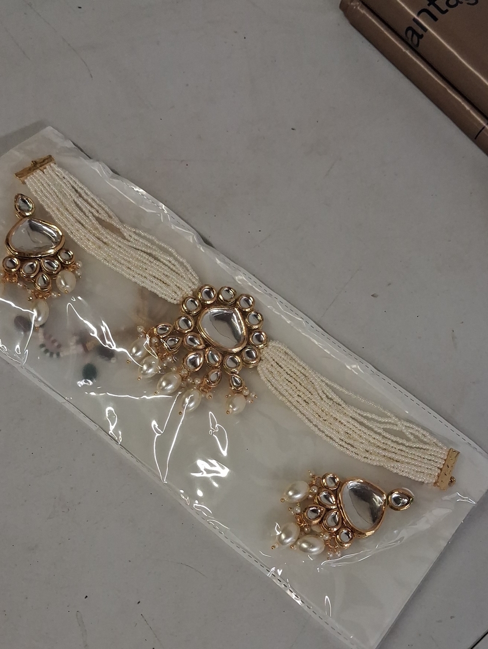 NWT Pearl and Gold Kundan Choker Necklace Set - Cream